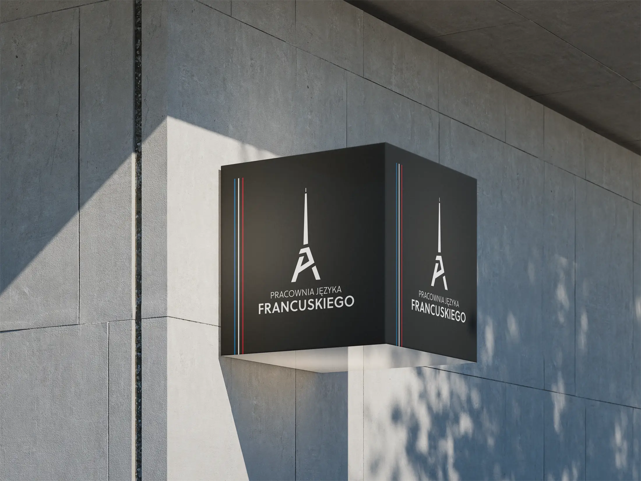 Projekt kasetonu z nowym logo dla Pracowni Języka Francuskiego z Ostrołęki